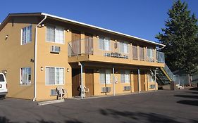 Heritage House Motel